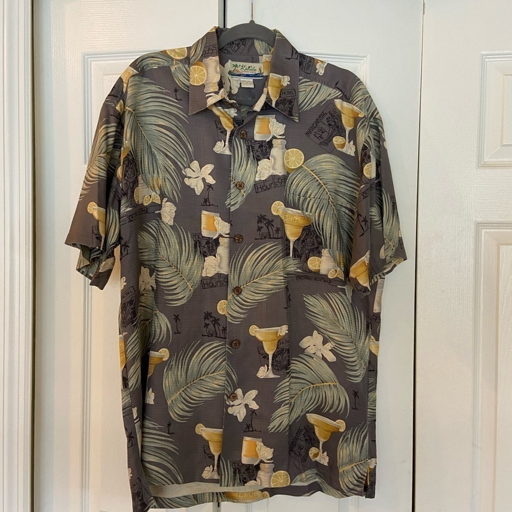 Kahala Hawaiian Shirt size medium 100% silk